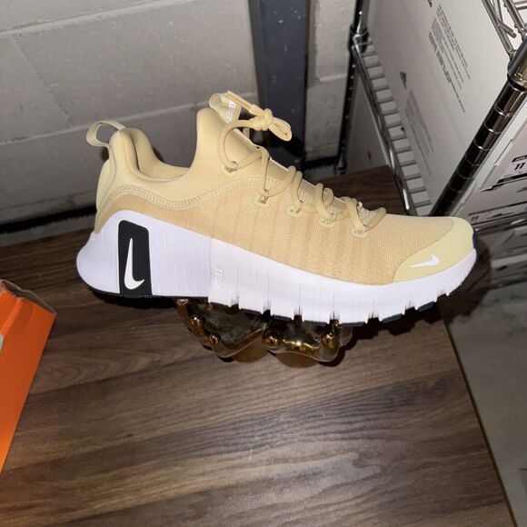 Nike Free Metcon 6 TB Vegas Gold size 11 hm3754 701 - Picture 1 of 8